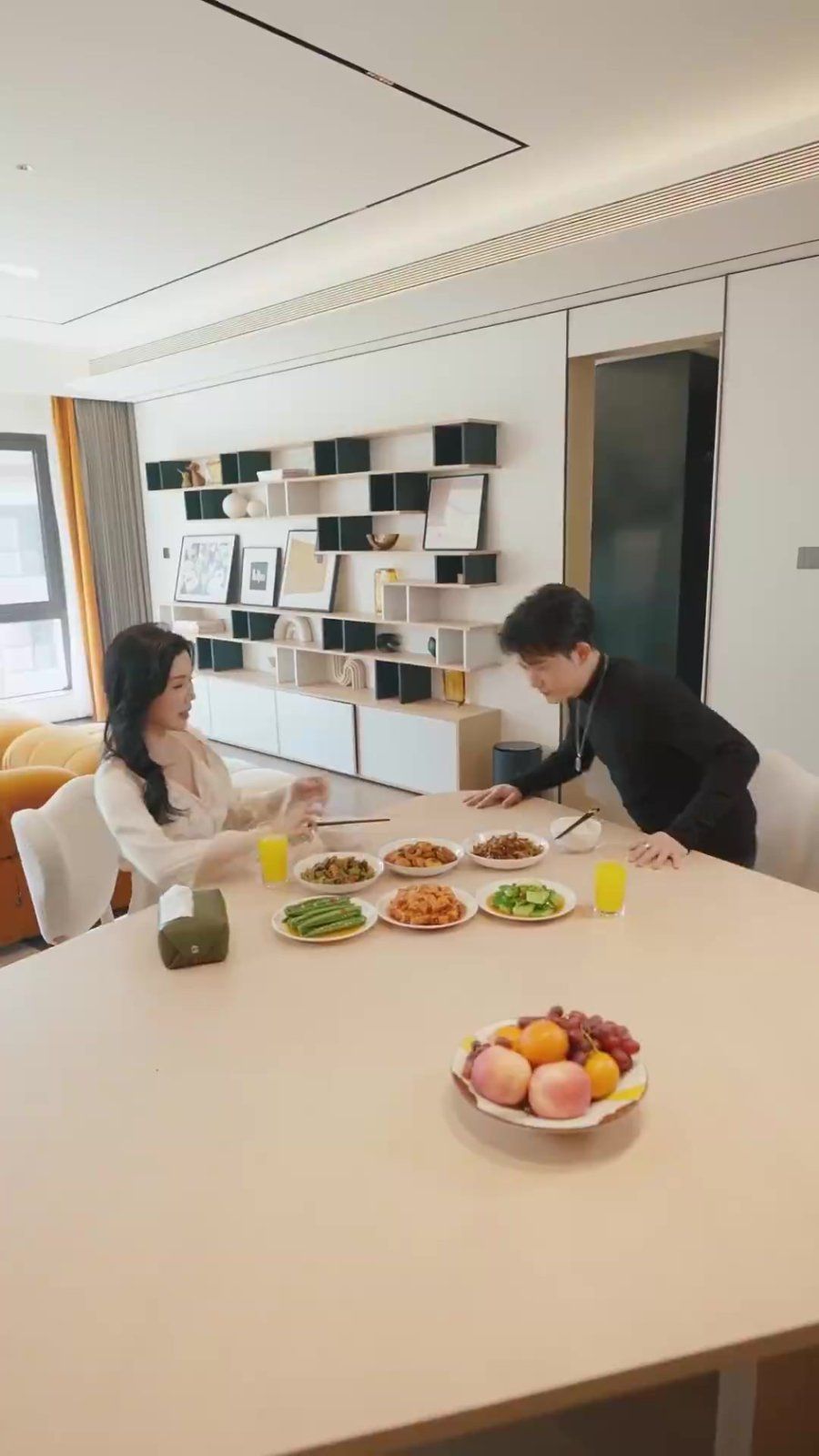 住进阿姨家后,我觉醒了时间暂停